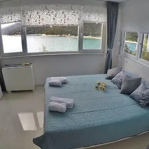 https://studio-apartment-more.in-istria.net